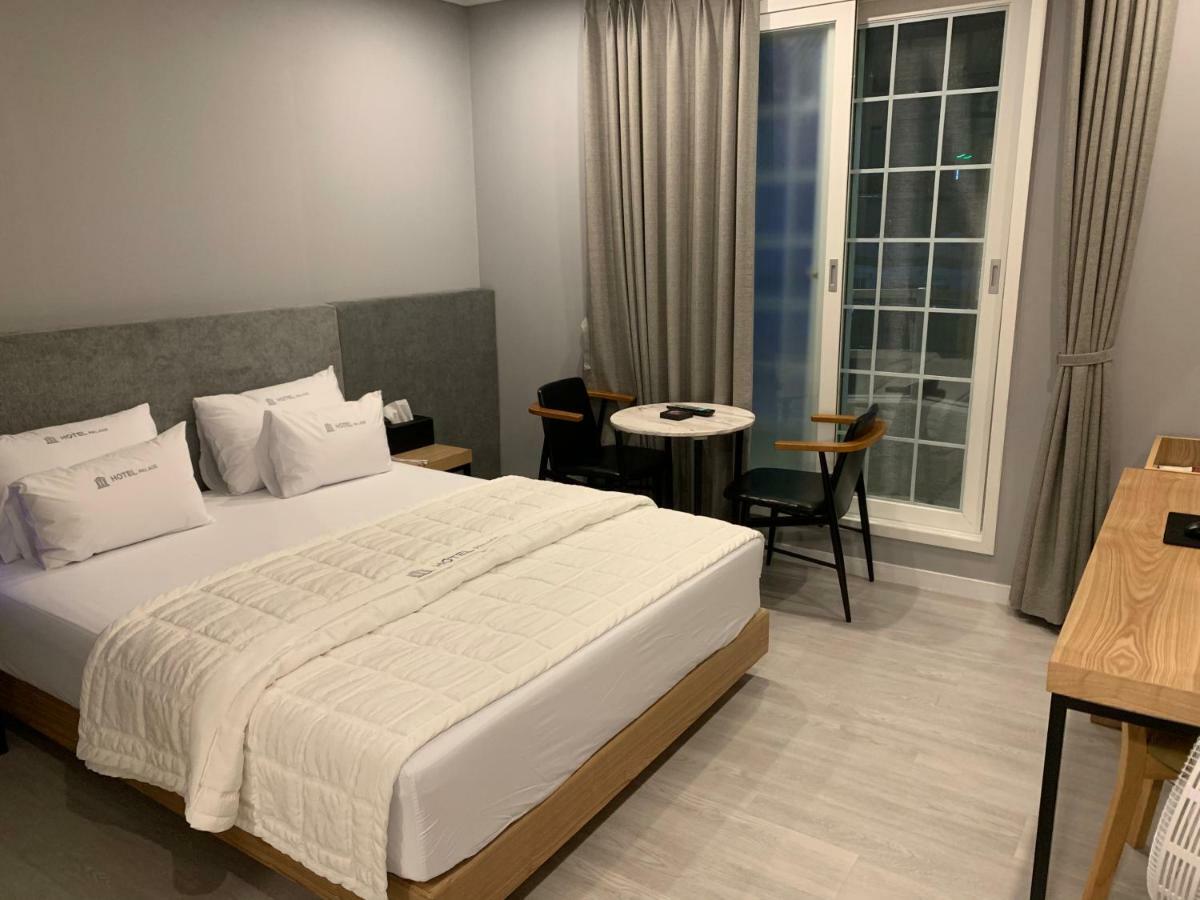 Hotel Palace Поханг Екстериор снимка